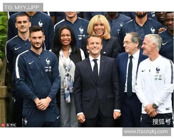马克龙与足球明星的亲密关系背后隐藏的政治与文化因素分析